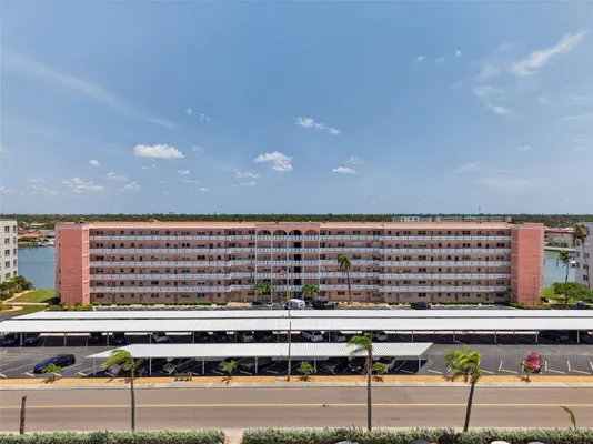 Property Slideshow image 2 of 96 | 6025 shore blvd 602, Gulfport, FL, 33707