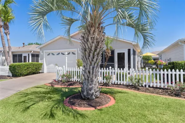 Property Slideshow image 2 of 37 | 2437 southern oak st, The Villages, FL, 32162