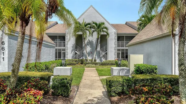 Property Slideshow image 3 of 61 | 6611 stone river rd 103, Bradenton, FL, 34203