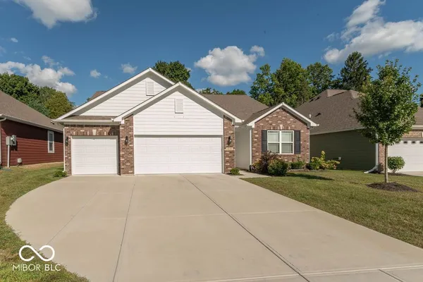 Property Slideshow image 2 of 42 | 6123 haworth cir, Plainfield, IN, 46168