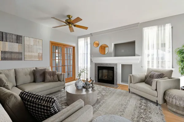 Property Slideshow image 3 of 34 | 721 s wellston ln, Romeoville, IL, 60446