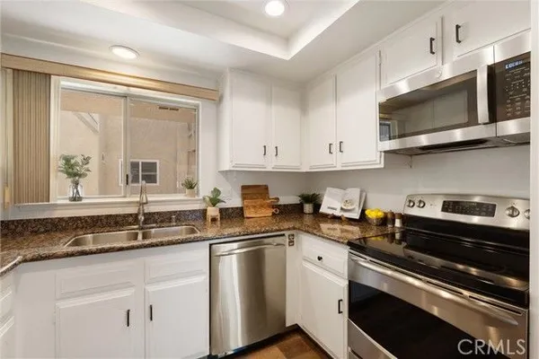 Property Slideshow image 2 of 34 | 2389 via mariposa 2a, Laguna Woods, CA, 92637