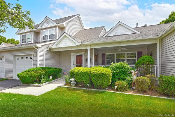 Property Slideshow image 3 of 39 | 102 winged foot way, Riverhead, NY, 11901