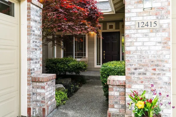 Property Slideshow image 3 of 40 | 12415 235th pl, Redmond, WA, 98053