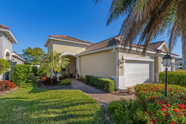 Property Slideshow image 3 of 37 | 7104 playa bella dr, Bradenton, FL, 34209