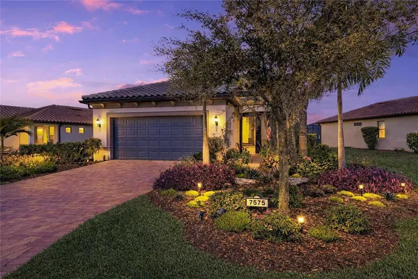 Property Slideshow image 2 of 75 | 7575 summerland cv, Lakewood Ranch, FL, 34202