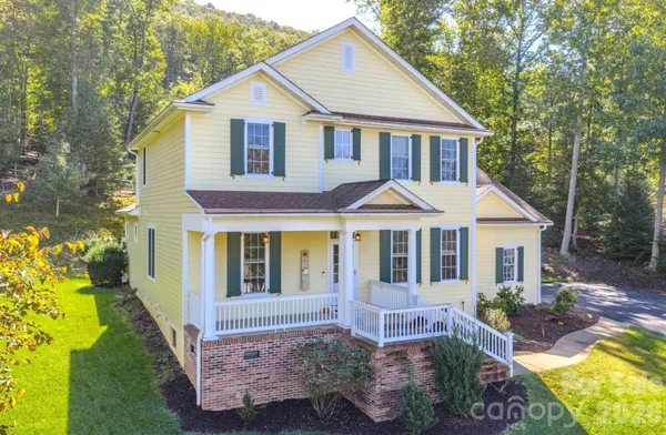 Property Slideshow image 2 of 39 | 16 la rue ct, Biltmore Lake, NC, 28715