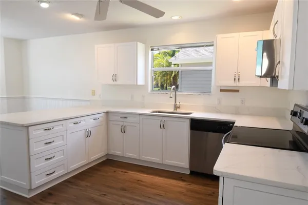 Property Slideshow image 3 of 36 | 915 ramos dr, The Villages, FL, 32159