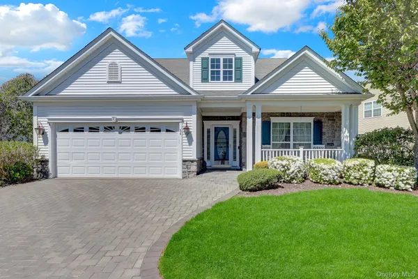 Property Slideshow image 2 of 49 | 54 louden loop, Brookhaven, NY, 11766