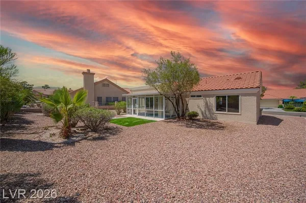 Property Slideshow image 3 of 19 | 9009 signal terrace dr, Las Vegas, NV, 89134