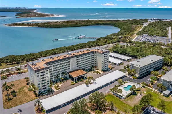 Property Slideshow image 2 of 44 | 9 forbes pl 707, Dunedin, FL, 34698