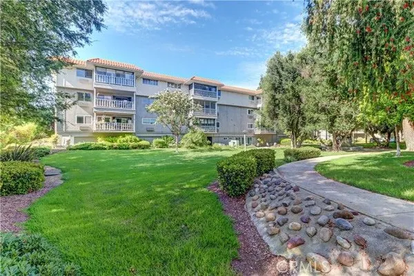 Property Slideshow image 2 of 25 | 2404 via mariposa 3d, Laguna Woods, CA, 92637
