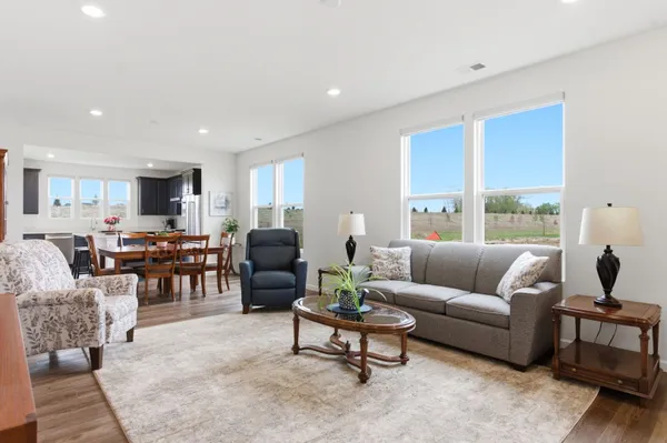 Property Slideshow image 3 of 49 | 3320 fulshear cir, Aurora, IL, 60503