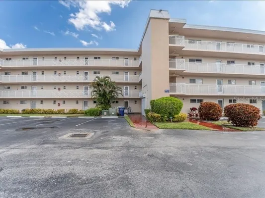 Property Slideshow image 2 of 50 | 2724 garden dr n apt 204, Lake Worth, FL, 33461