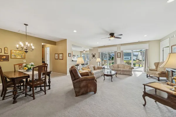 Property Slideshow image 3 of 21 | 2545 edgewater dr, Elgin, IL, 60124