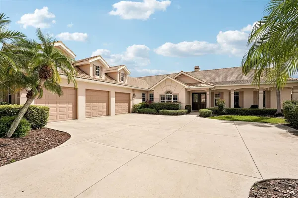 Property Slideshow image 2 of 57 | 6615 butlers crest dr, Bradenton, FL, 34203