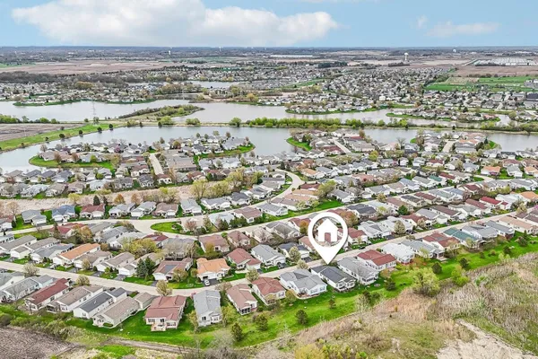 Property Slideshow image 2 of 43 | 226 rodeo dr, Grayslake, IL, 60030