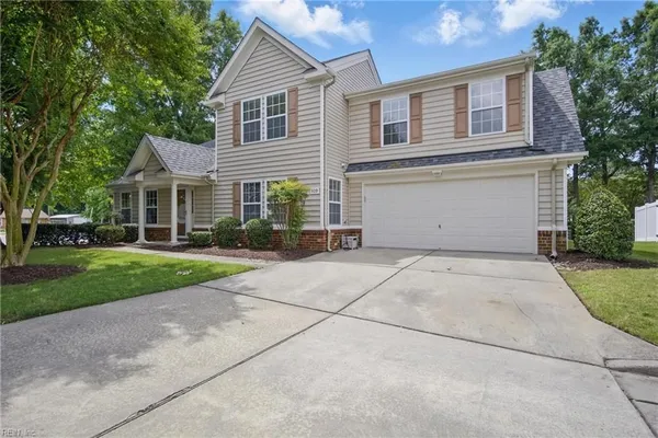 Property Slideshow image 3 of 38 | 809 mason ct, Chesapeake, VA, 23320