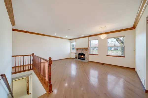 Property Slideshow image 3 of 29 | 2370 carillon dr, Grayslake, IL, 60030