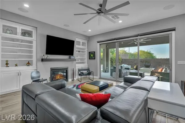 Property Slideshow image 3 of 87 | 9988 regency square ave, Las Vegas, NV, 89148