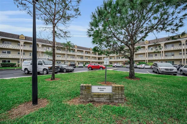 Property Slideshow image 2 of 100 | 2361 jamaican st 25, Clearwater, FL, 33763