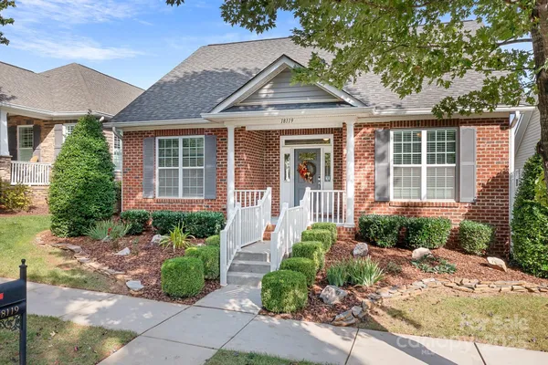 Property Slideshow image 2 of 41 | 18119 coulter pkwy, Cornelius, NC, 28031