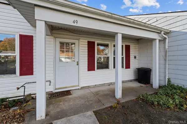 Property Slideshow image 2 of 16 | 49 freedom ln, Coram, NY, 11727