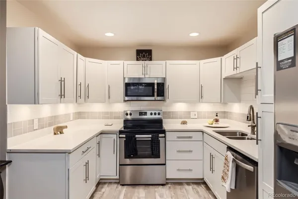 Property Slideshow image 2 of 35 | 3144 s wheeling way 401, Aurora, CO, 80014