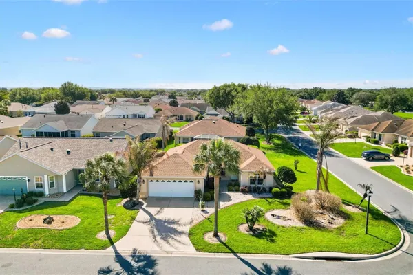 Property Slideshow image 2 of 39 | 1982 somerset ave, The Villages, FL, 32162