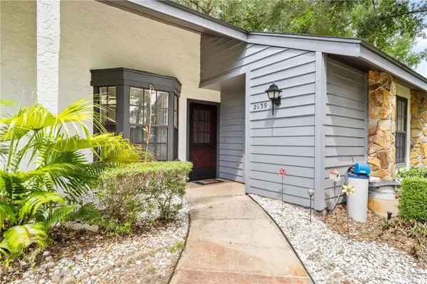 Property Slideshow image 2 of 47 | 2139 sea pines ct, Spring Hill, FL, 34606