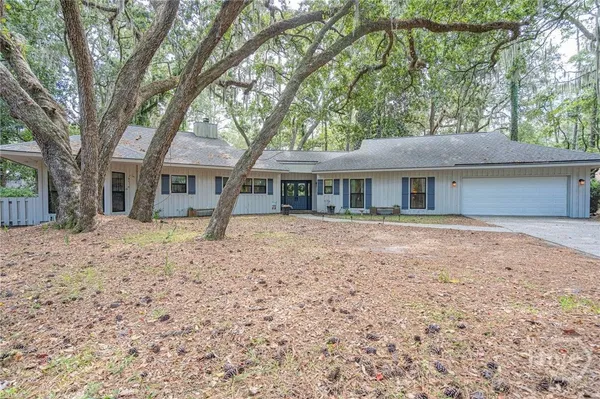 Property Slideshow image 2 of 38 | 4 tomochichi ln, Savannah, GA, 31411