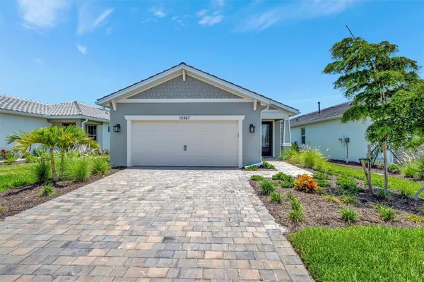 Property Slideshow image 2 of 75 | 10367 abaco falls dr, Englewood, FL, 34223