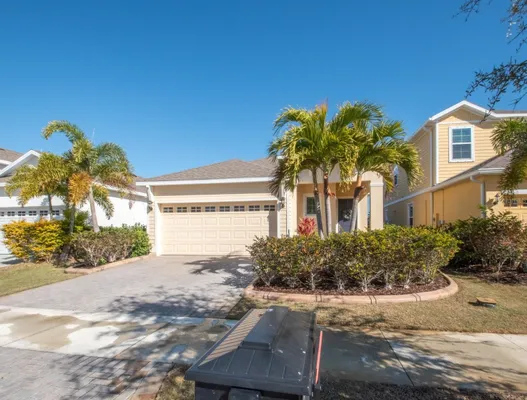 Property Slideshow image 2 of 38 | 303 blackrock ln, Apollo Beach, FL, 33572