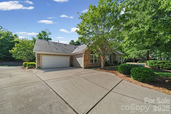 Property Slideshow image 3 of 21 | 5418 prosperity view dr, Charlotte, NC, 28269