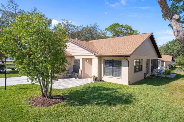 Property Slideshow image 3 of 65 | 6732 oak cluster cir, Spring Hill, FL, 34606
