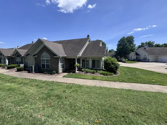 Property Slideshow image 2 of 47 | 825 s browns ln 202, Gallatin, TN, 37066