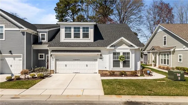 Property Slideshow image 2 of 50 | 4650 longleaf pl, Chesapeake, VA, 23321