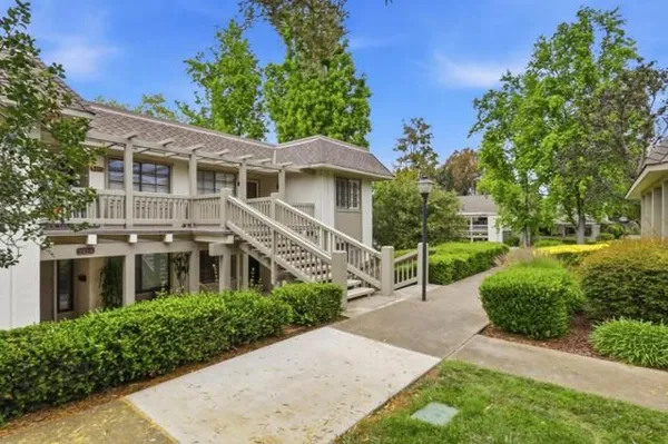 Property Slideshow image 2 of 39 | 5492 cribari bnd, San Jose, CA, 95135