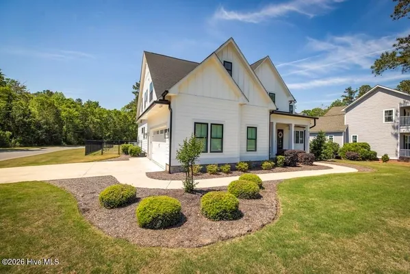 Property Slideshow image 2 of 48 | 9274 fallen pear ln, Leland, NC, 28451