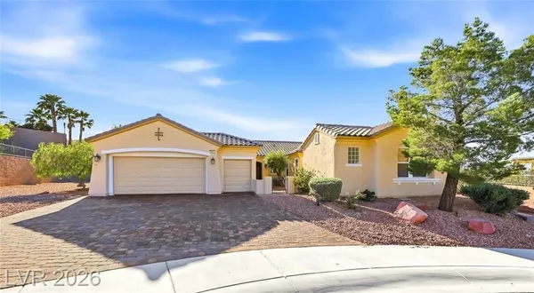Property Slideshow image 2 of 61 | 2001 tulip grove ct, Henderson, NV, 89052
