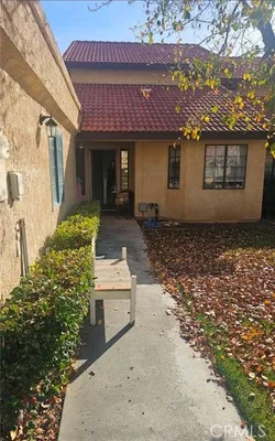 Property Slideshow image 2 of 12 | 19045 elm dr, Apple Valley, CA, 92308