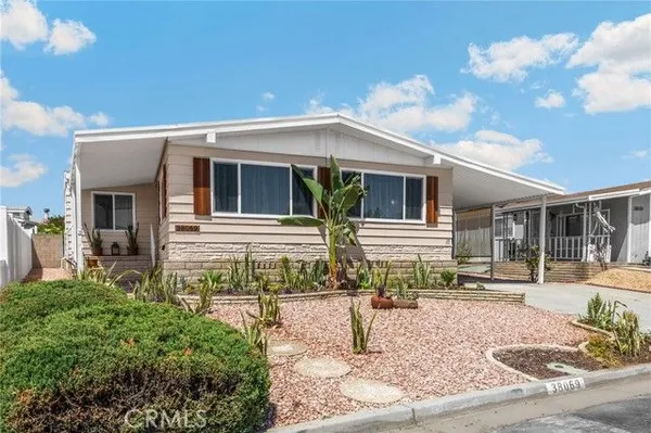 Property Slideshow image 2 of 40 | 38069 calle de amor, Murrieta, CA, 92563