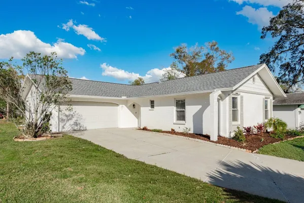 Property Slideshow image 3 of 43 | 10608 salamanca dr, Port Richey, FL, 34668