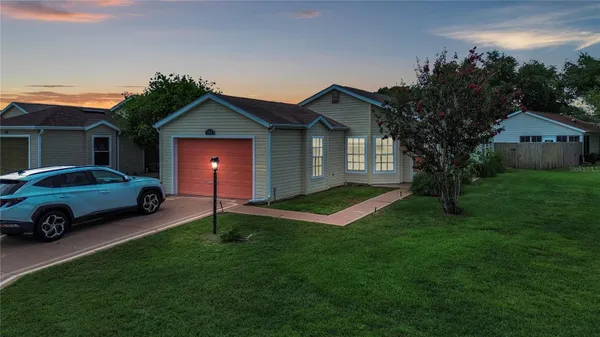 Property Slideshow image 3 of 55 | 25345 green heron dr, Leesburg, FL, 34748