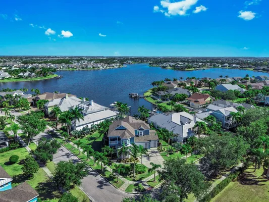 Property Slideshow image 3 of 64 | 609 manns harbor dr, Apollo Beach, FL, 33572