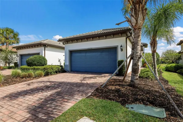 Property Slideshow image 2 of 54 | 12294 myrtle bay ct, Sarasota, FL, 34238