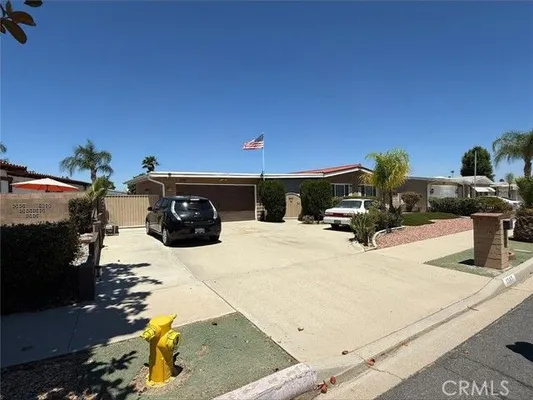 Property Slideshow image 3 of 37 | 1307 brentwood way, Hemet, CA, 92545