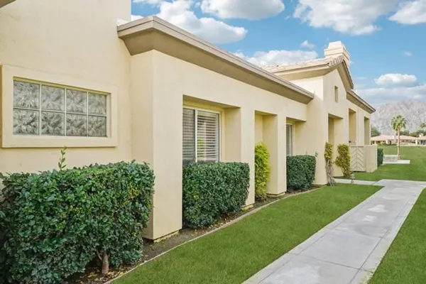 Property Slideshow image 3 of 62 | 55285 laurel vly, La Quinta, CA, 92253