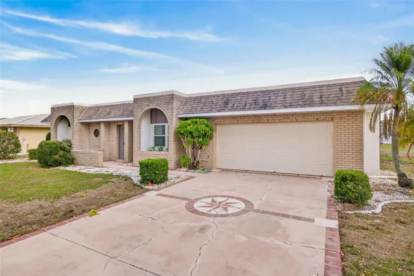 Property Slideshow image 2 of 49 | 1529 allegheny dr, Sun City Center, FL, 33573