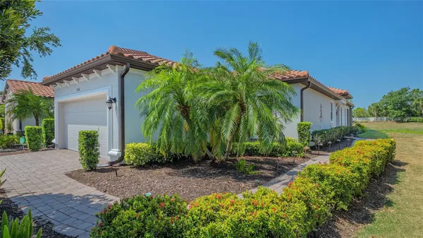 Property Slideshow image 2 of 94 | 5352 vaccaro ct, Bradenton, FL, 34211